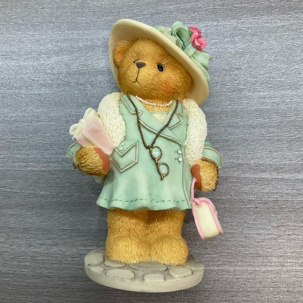 CHERISHED TEDDIES - 1997 CLUB MEMBEAR FIGURINE - ELEANOR P BEARY